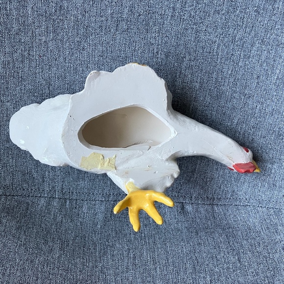 Ceramic Chicken on window ledge - Picture 2 of 7